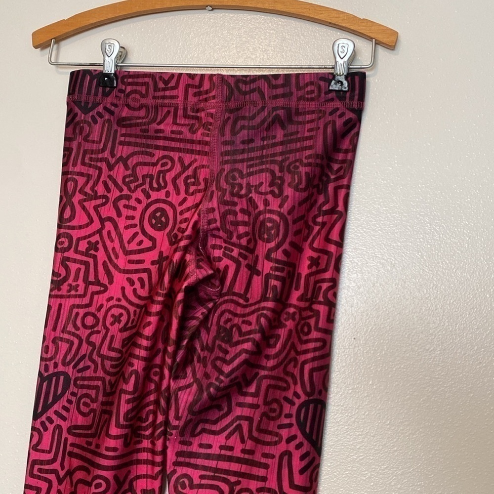 Terez X Keith Haring Printed Tall Band Legging Hanging Hearts in Harmony Pink xs - Picture 9 of 12